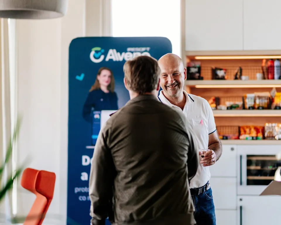 Účastníci networkingu na firemní akci
