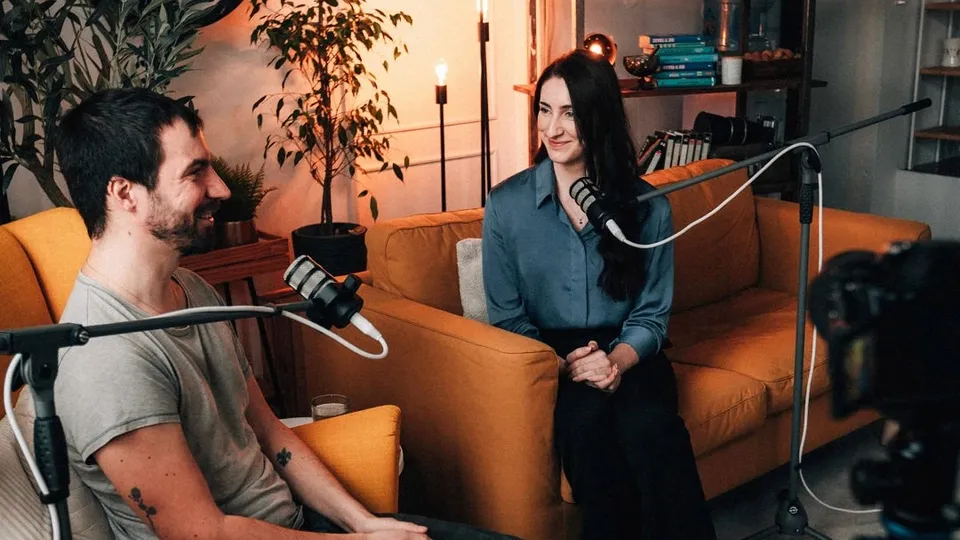 Podcast strategie v době AI – zákulisí B2B podcast marketingu