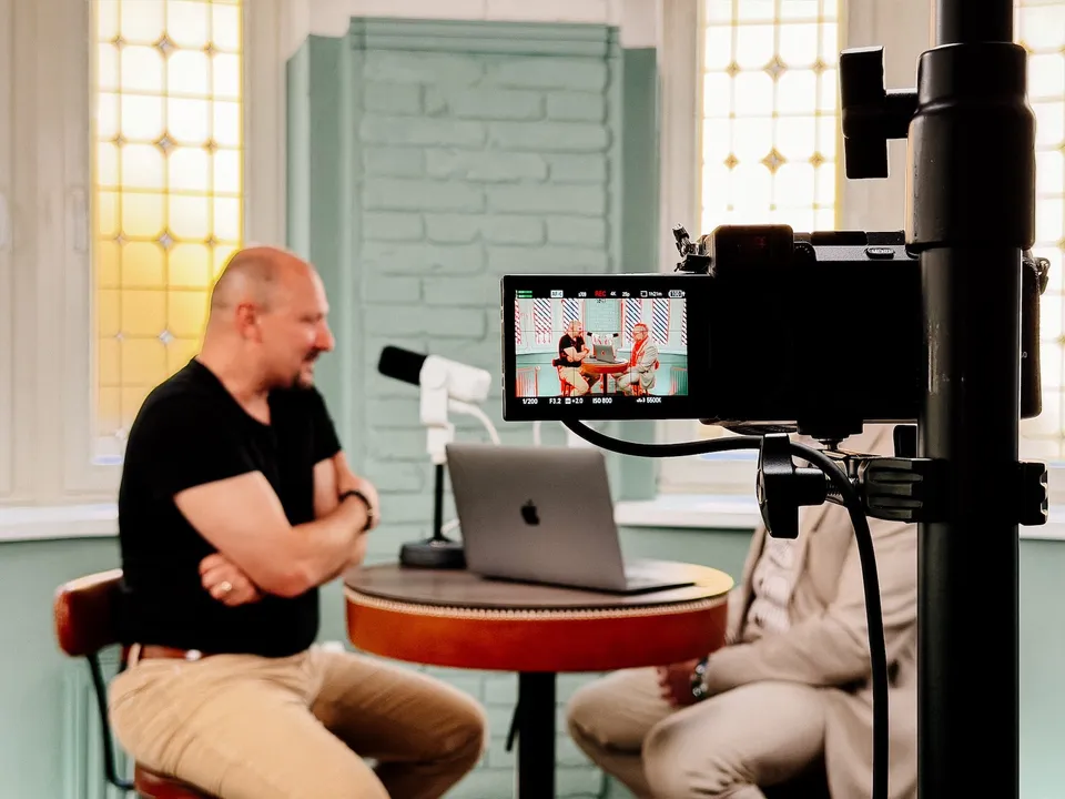 B2B podcast marketing – zákulisí nahrávání video podcastu v Brně