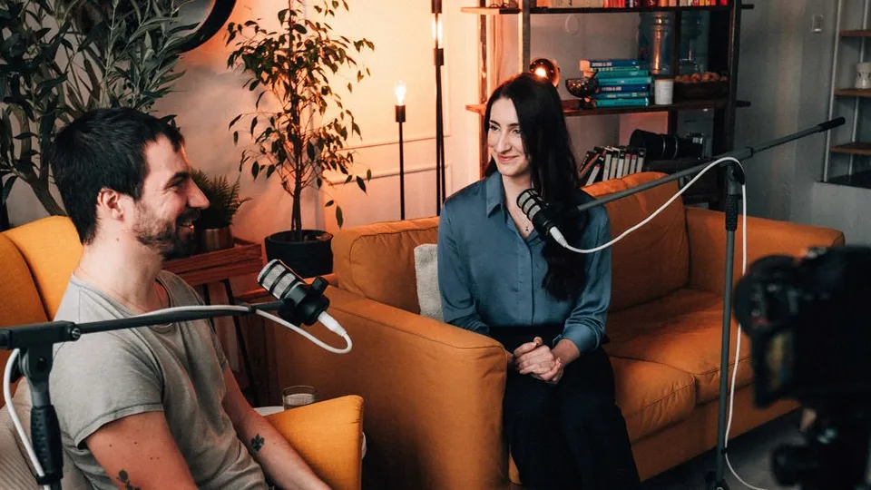 Firemní podcast pro B2B – zákulisí nahrávání podcastu v Brně